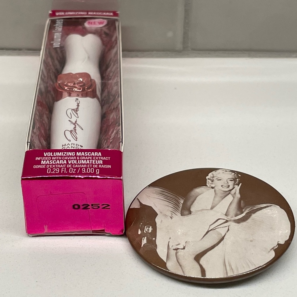 Hard Candy x Marilyn Monroe Volumizing Mascara Caviar infused & Collector Pin - Picture 9 of 11